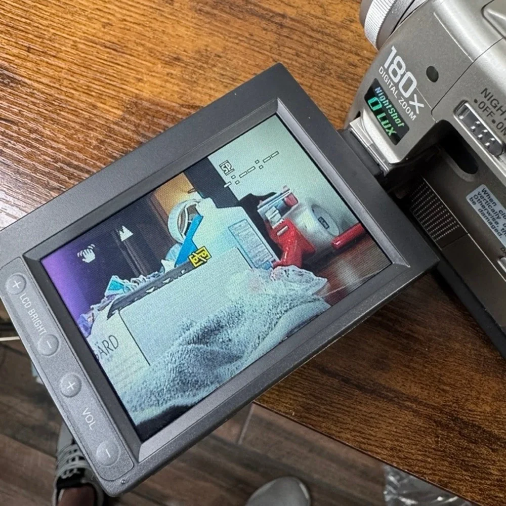 Sony Handycam Vision DCR-TRV9 MiniDV Digital Video Camera Camcorder NightShot